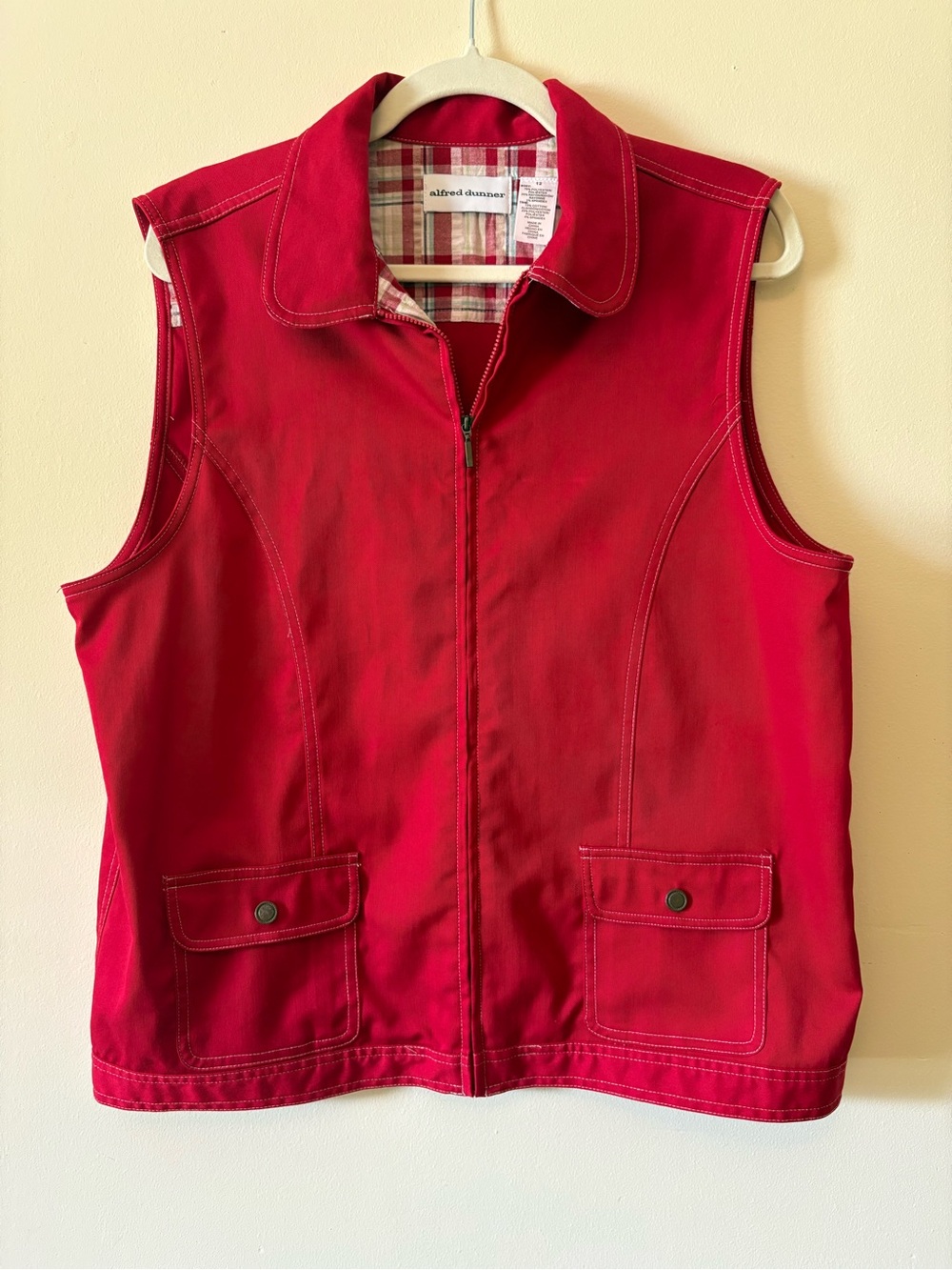VINTAGE Alfred Dunner Red Zip-Front Vest w/Button Pockets & Collar, Size Medium
